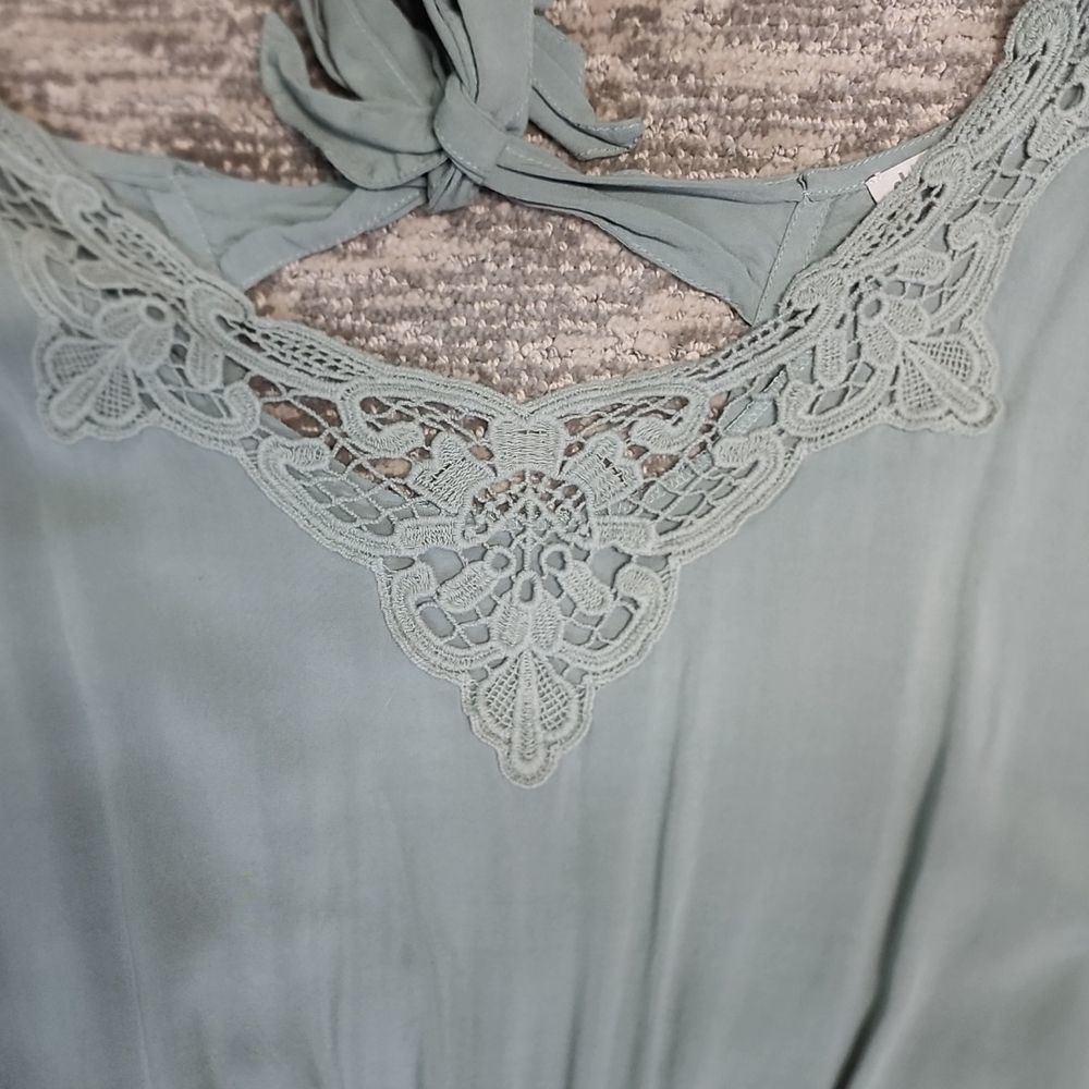 Shorts romper in sage green - Picture 9 of 12